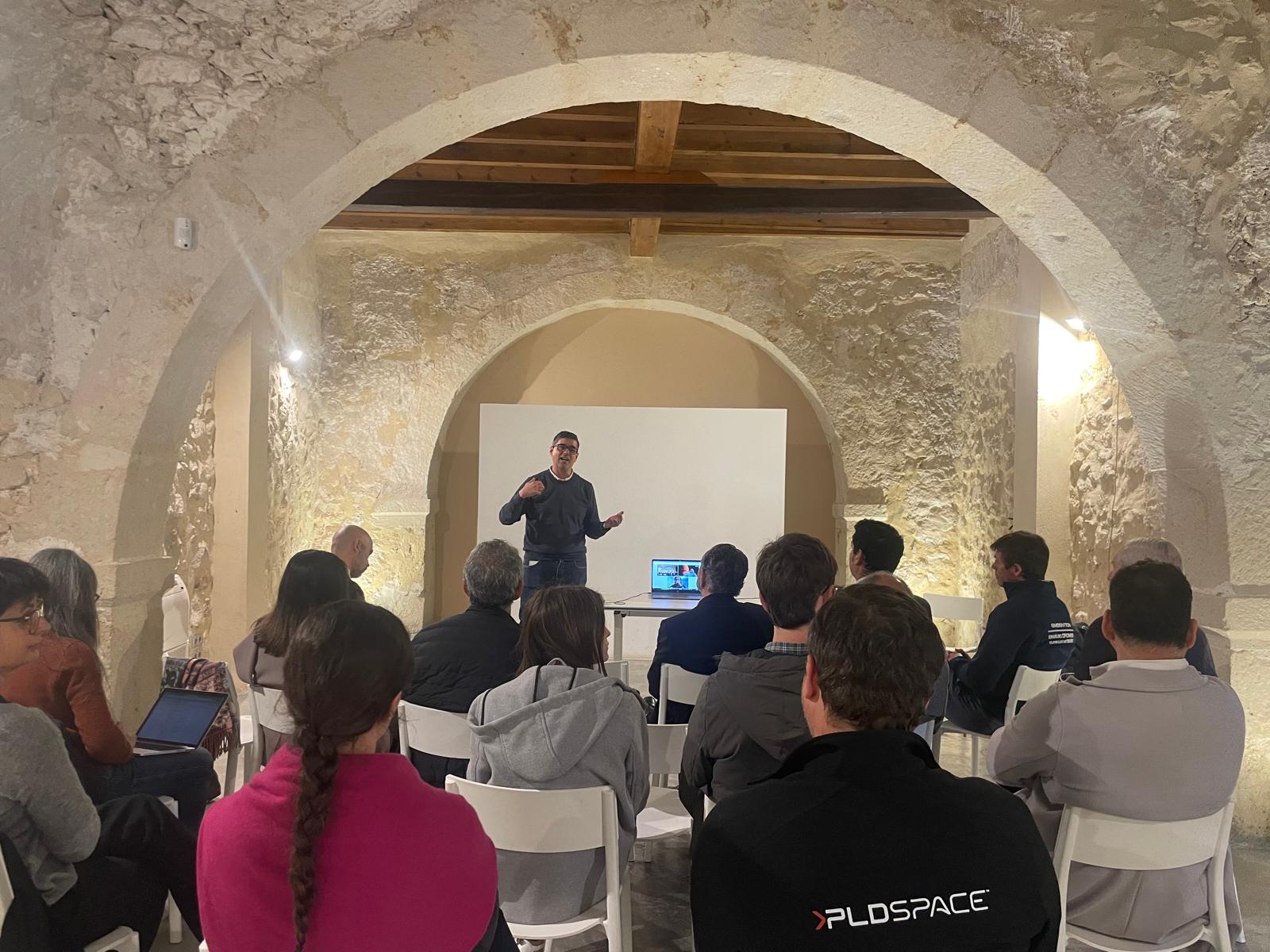 Encuentro hub defensa